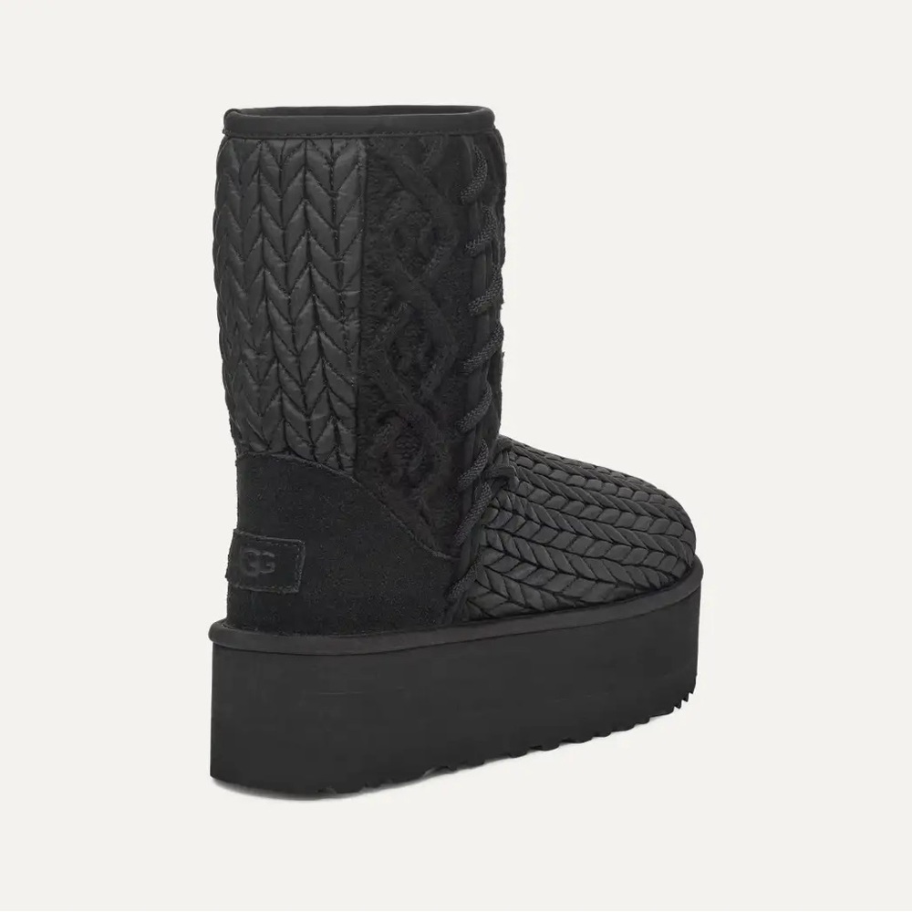 UGG Classic Short Villa Knit Platform Boot - Picture 6 of 15